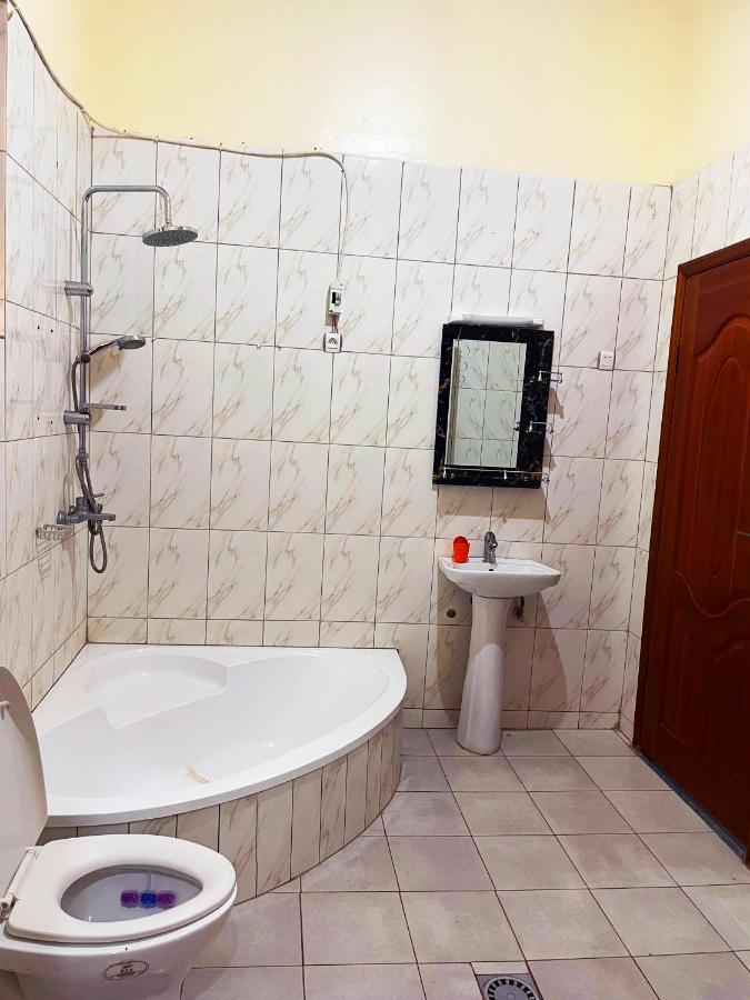 Zeo Airbnb - Cheap Apartment In Kigali Bagian luar foto
